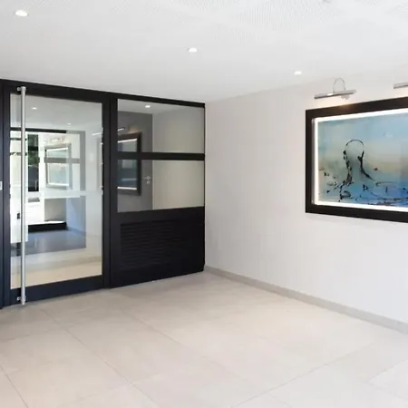 Stella 505b Studio Apartment *